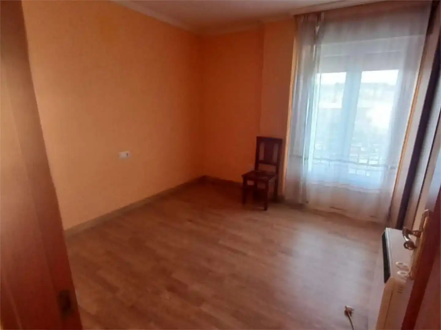Dormitori de Pis en venda en A Illa de Arousa  amb Parquet, Traster i Balcó