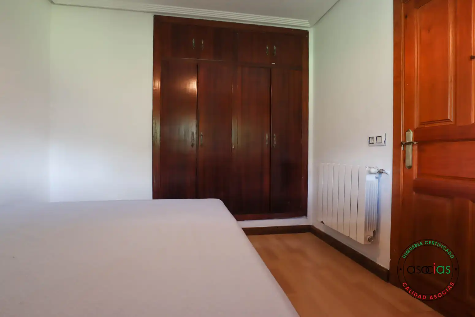 Dormitori de Casa adosada en venda en Ribera de Arriba amb Calefacció, Parquet i Terrassa