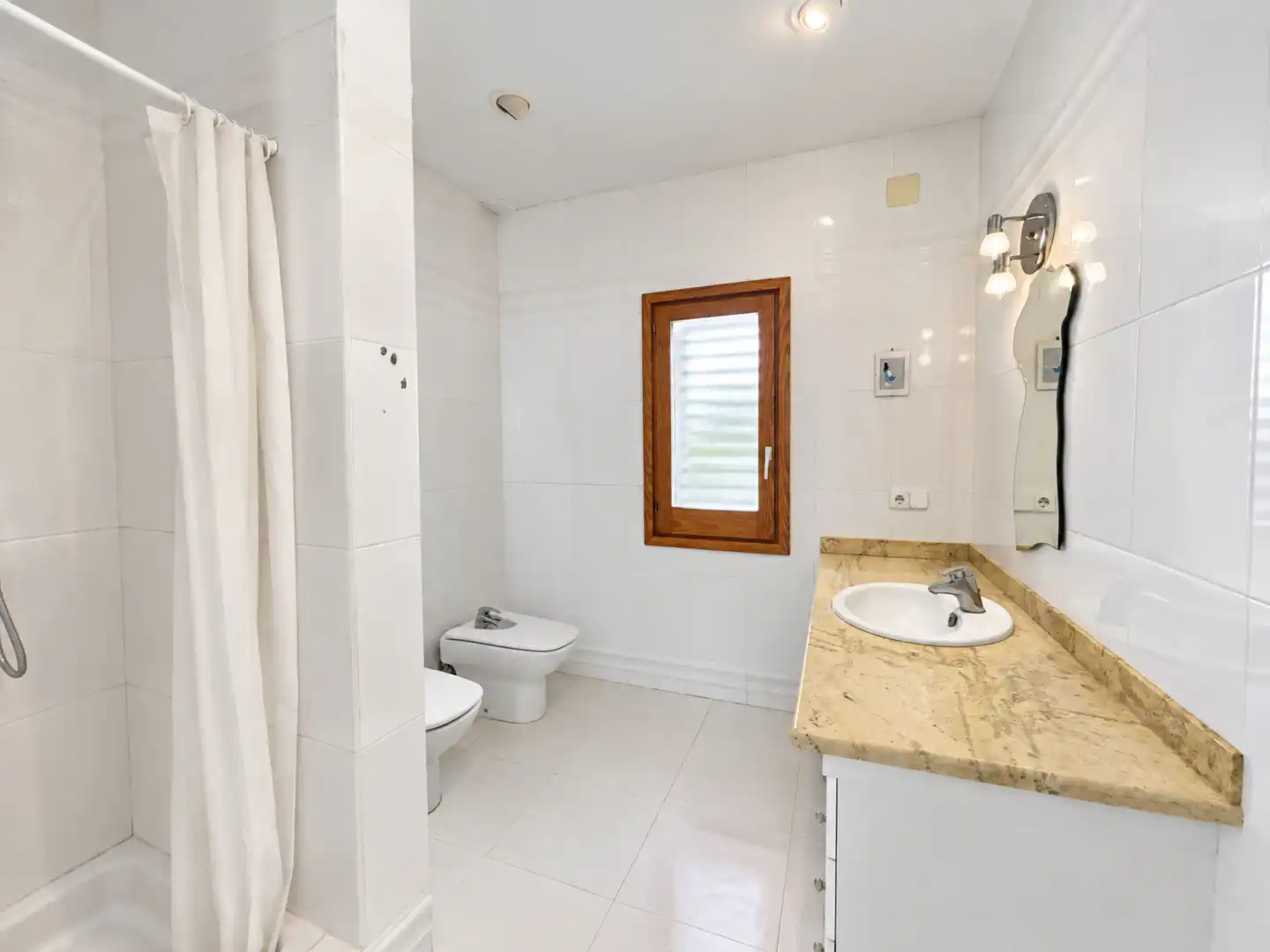 Bany de Casa o xalet en venda en Llers, Girona