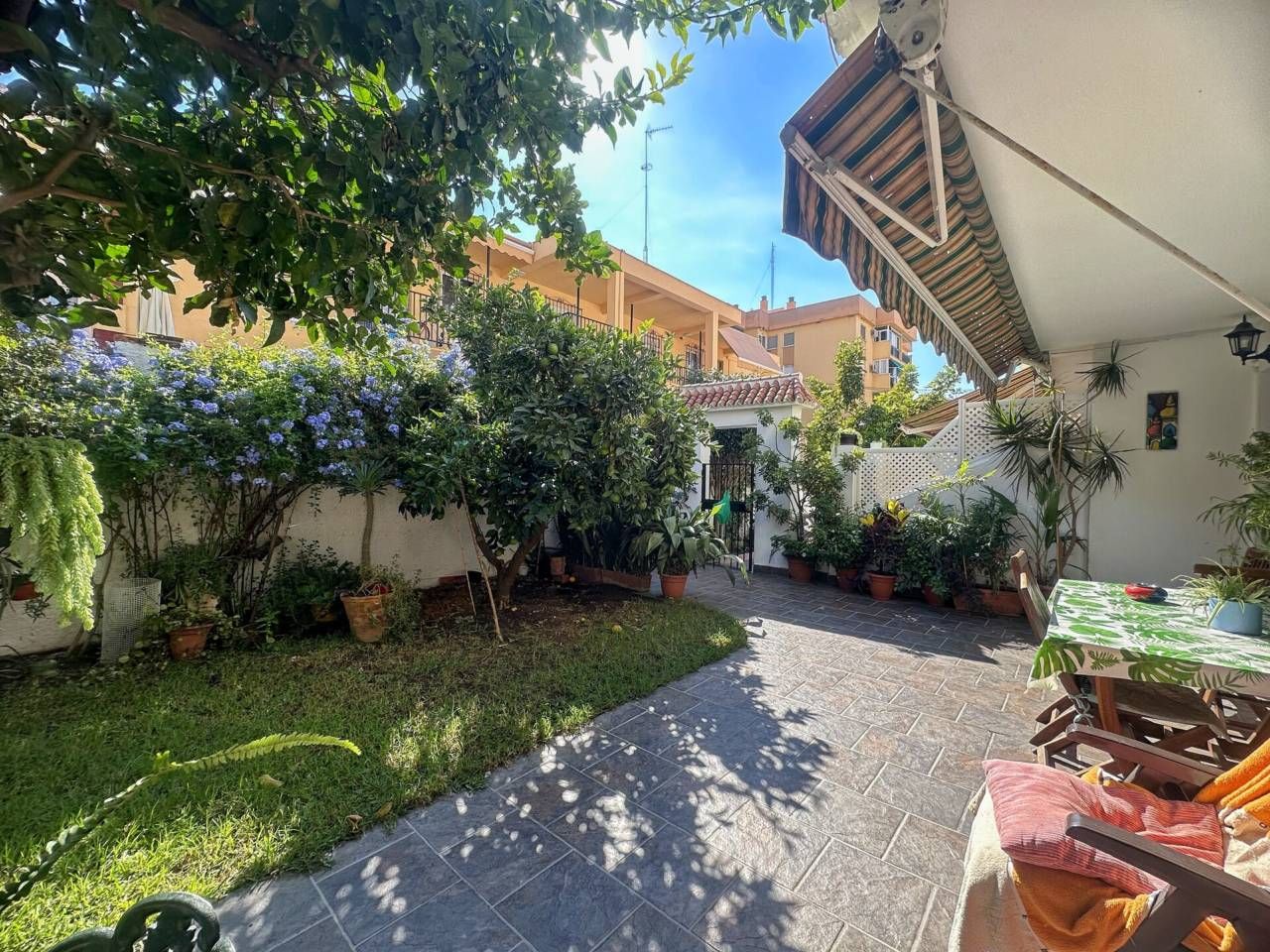 Jardí de Casa adosada en venda en Rincón de la Victoria amb Terrassa