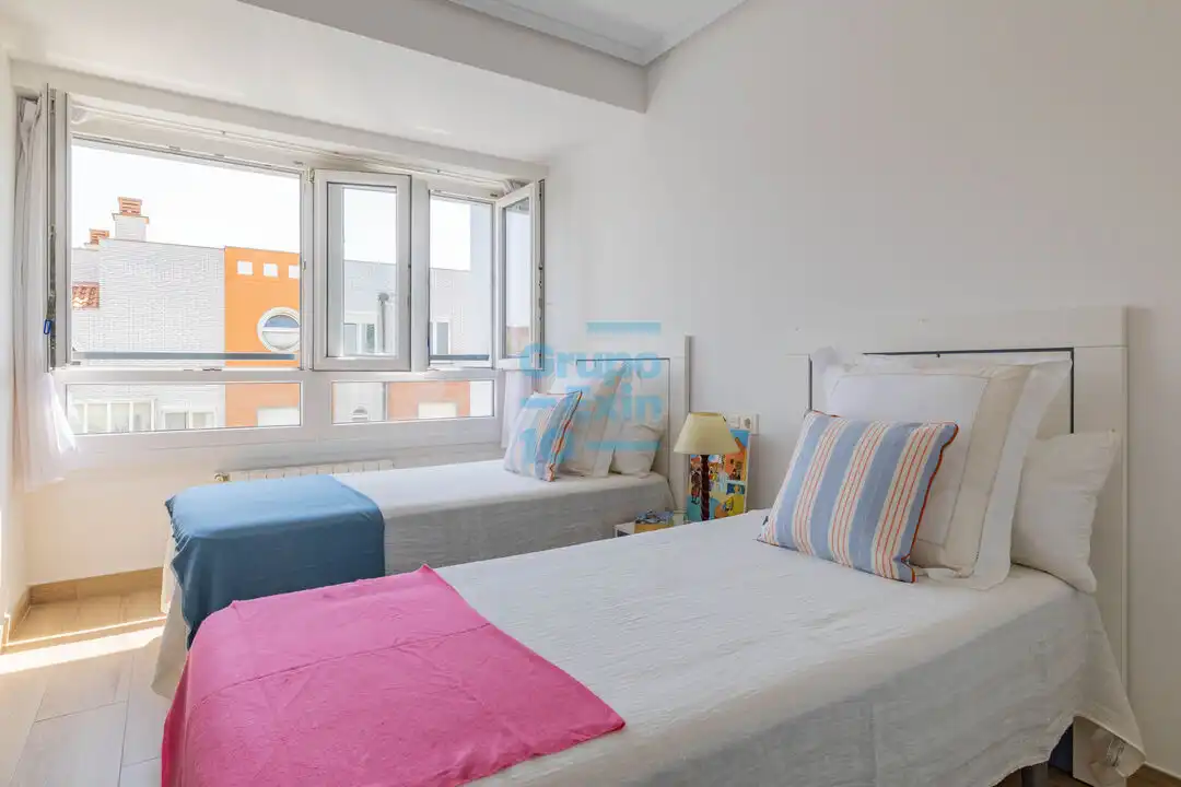 Habitación de Apartamento en venta en Donostia - San Sebastián  con Calefacción, Terraza y Balcón