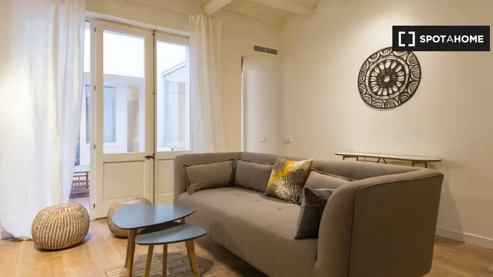 Habitació a Sant Pere, Sta. Caterina i la Ribera