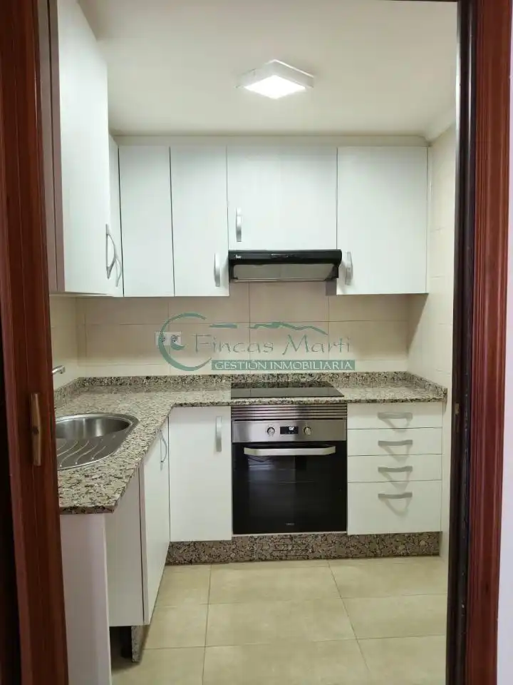 Kitchen of Flat for rent in Vigo   with Heating, Parquet flooring and Terrace