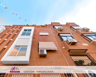 Exterior view of Attic for sale in  Madrid Capital  with Air Conditioner, Heating and Terrace