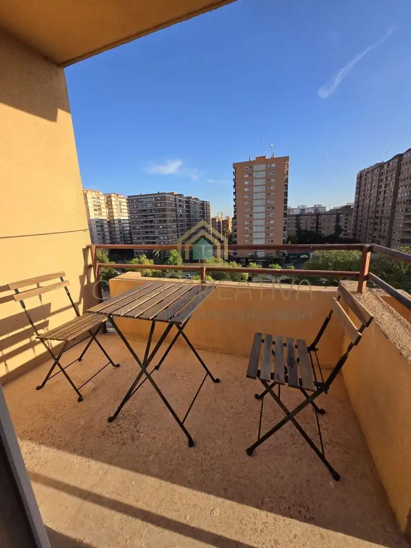 Zimmer in Avenida BLASCO IBAÑEZ, Ciutat Jardí
