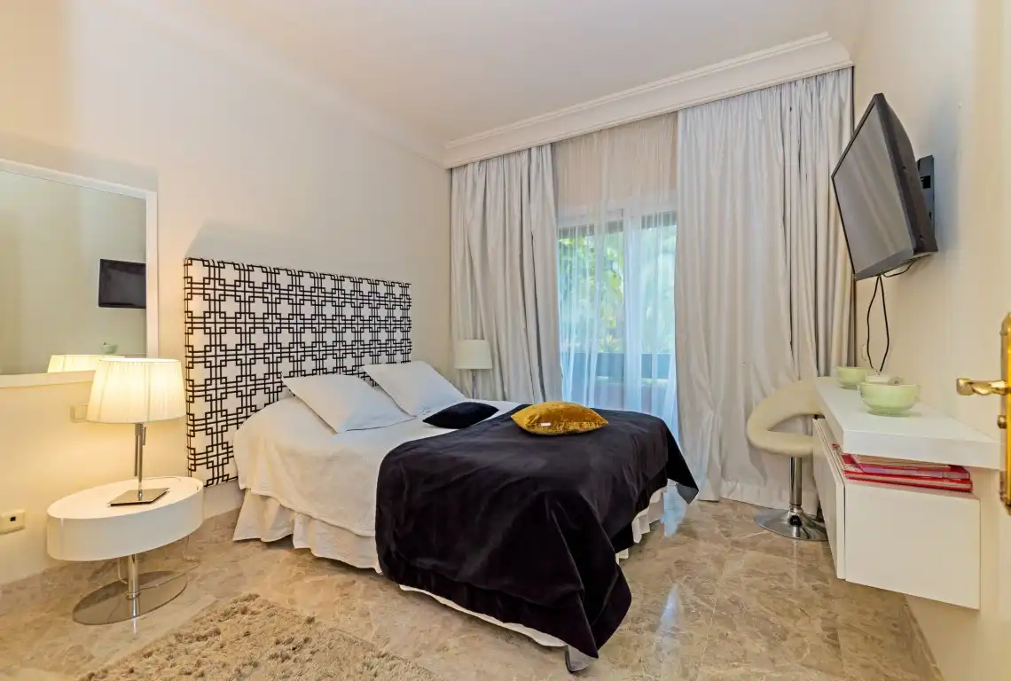 Apartament amb piscina en venda a Nueva Andalucía, imagen 17