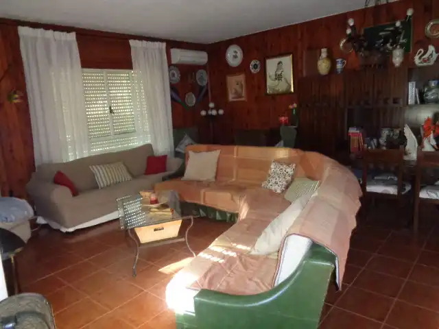 Sala de estar de Casa o chalet en venta en Navamorcuende con Aire acondicionado, Jardín privado y Trastero