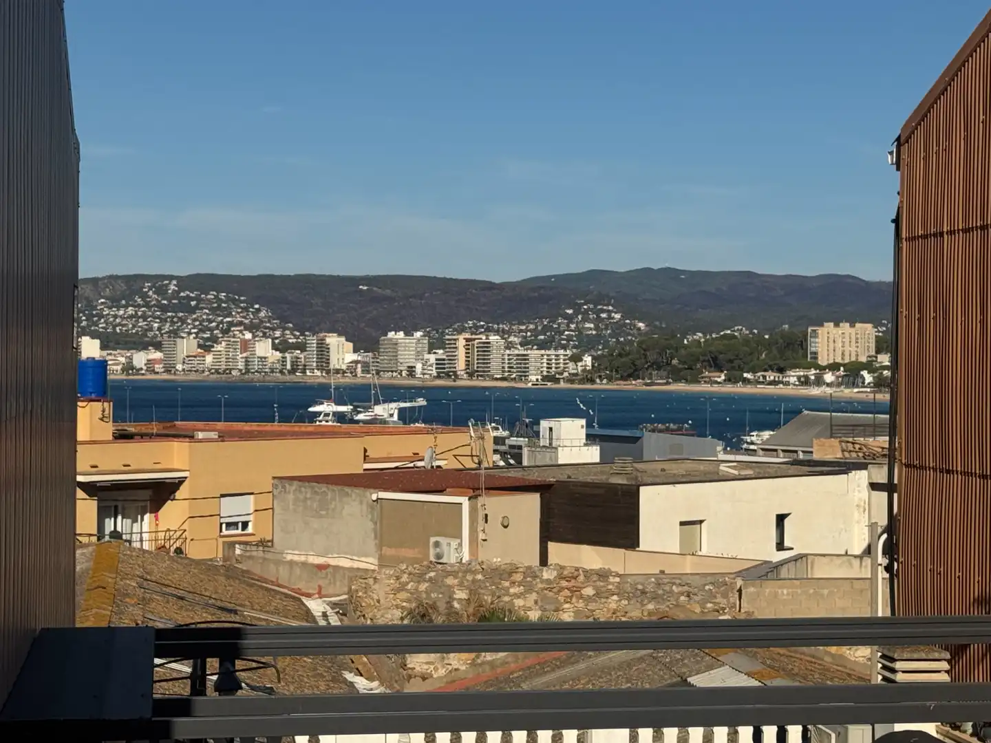 Duplex con terrazza in affitto a Carrer Ramon y Cajal