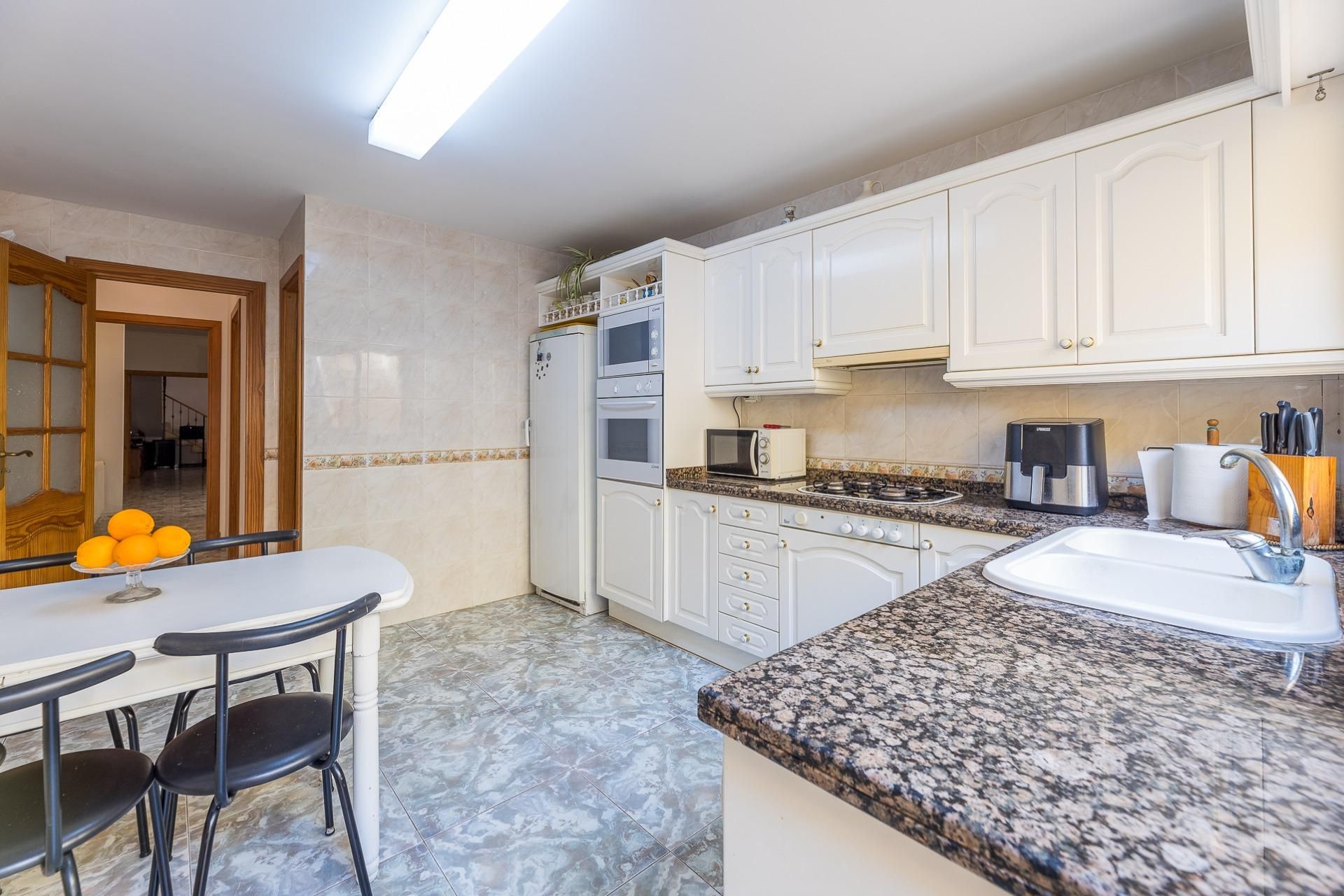 Cuina de Casa o xalet en venda en Muro amb Calefacció i Terrassa