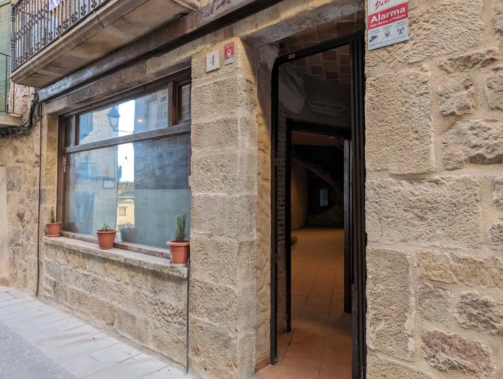 Houses for sale in Cretas  with Terrace, Storage room and Balcony