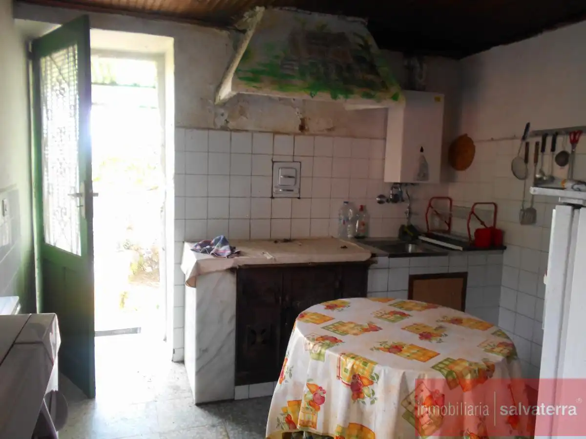 Cuina de Casa o xalet en venda en Covelo amb Terrassa