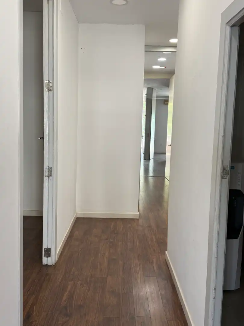 Büro zur Miete in Valencia mit Klimaanlage, Heizung und Balkon