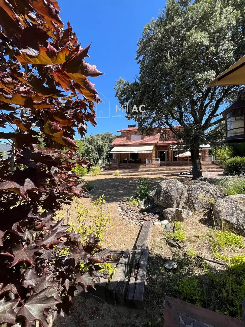 Garden of Houses for sale in El Espinar  with Heating, Private garden and Terrace