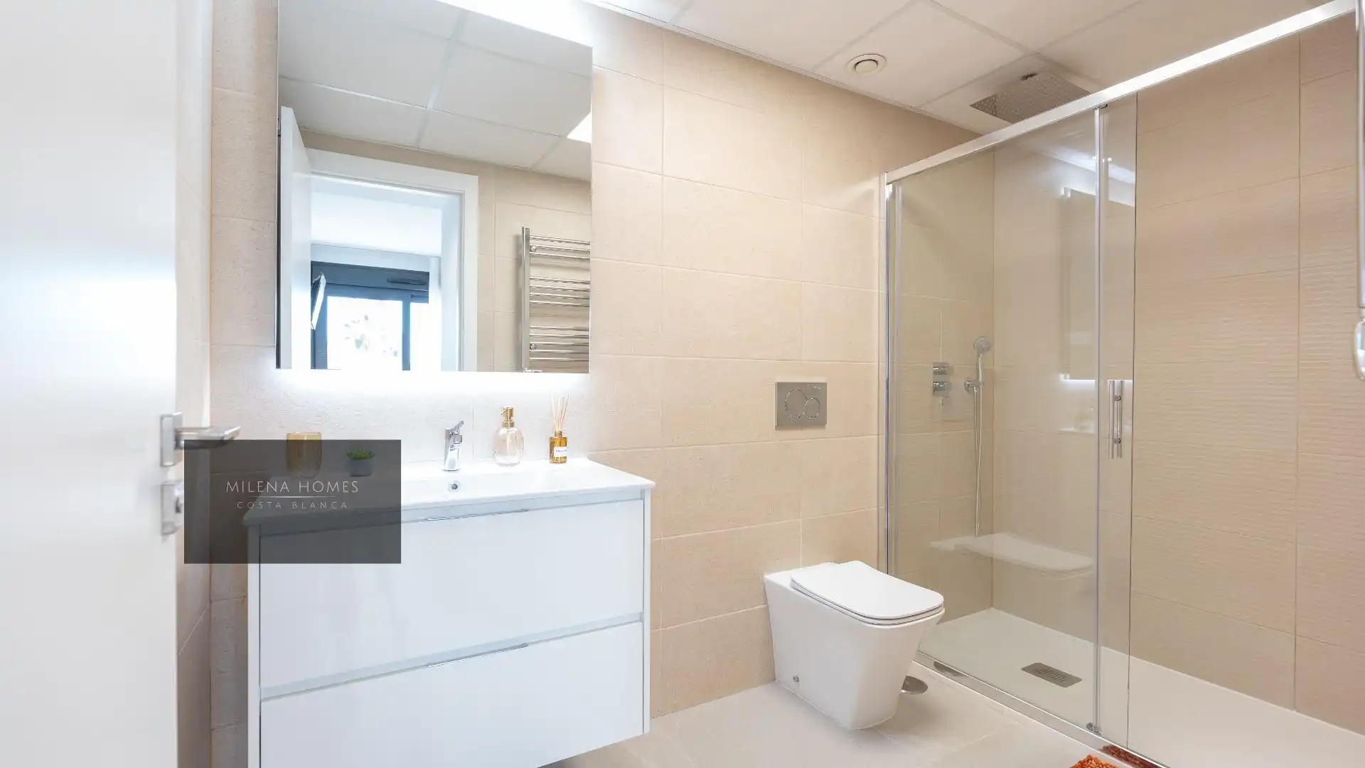 Bany de Apartament en venda en Orihuela amb Aire condicionat, Calefacció i Jardí privat