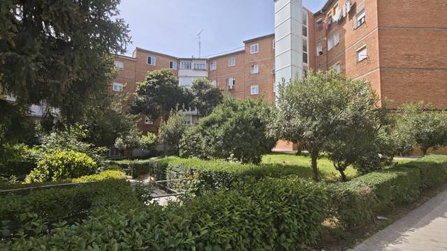 Piso en Venta en Calle de Pobla de Segur en Pinar del Rey