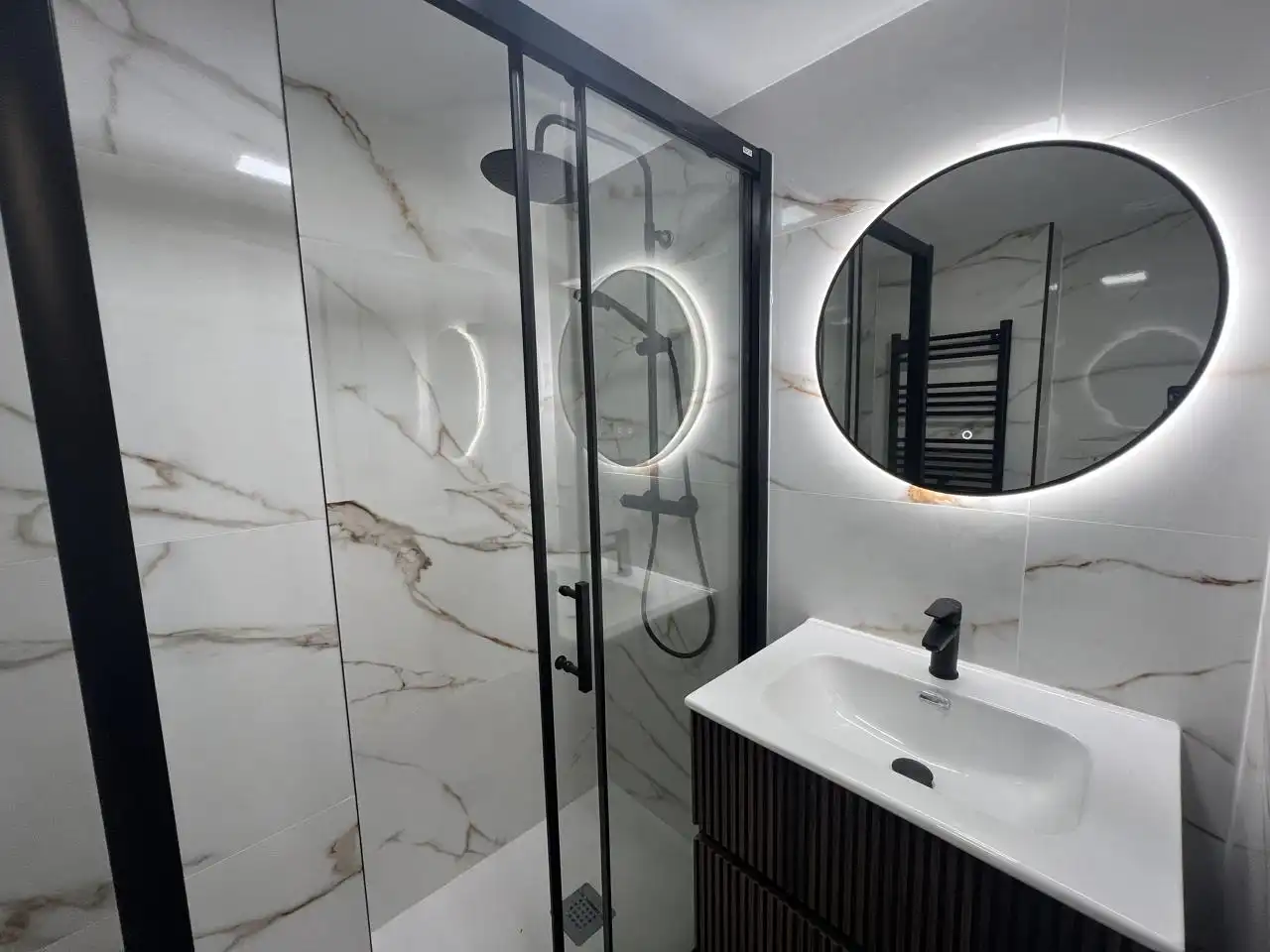 Badezimmer von Wohnung zum Verkauf in Zaragoza mit Klimaanlage und Heizung
