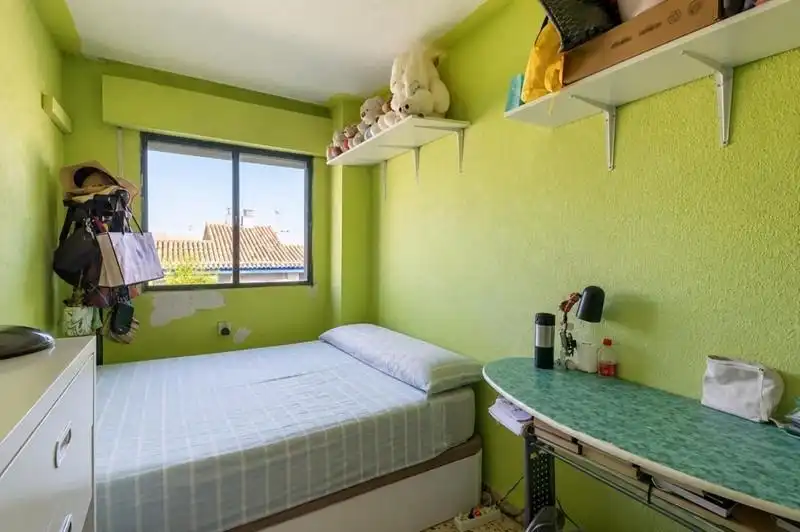 Habitación de Piso en venta en Granada con Calefacción