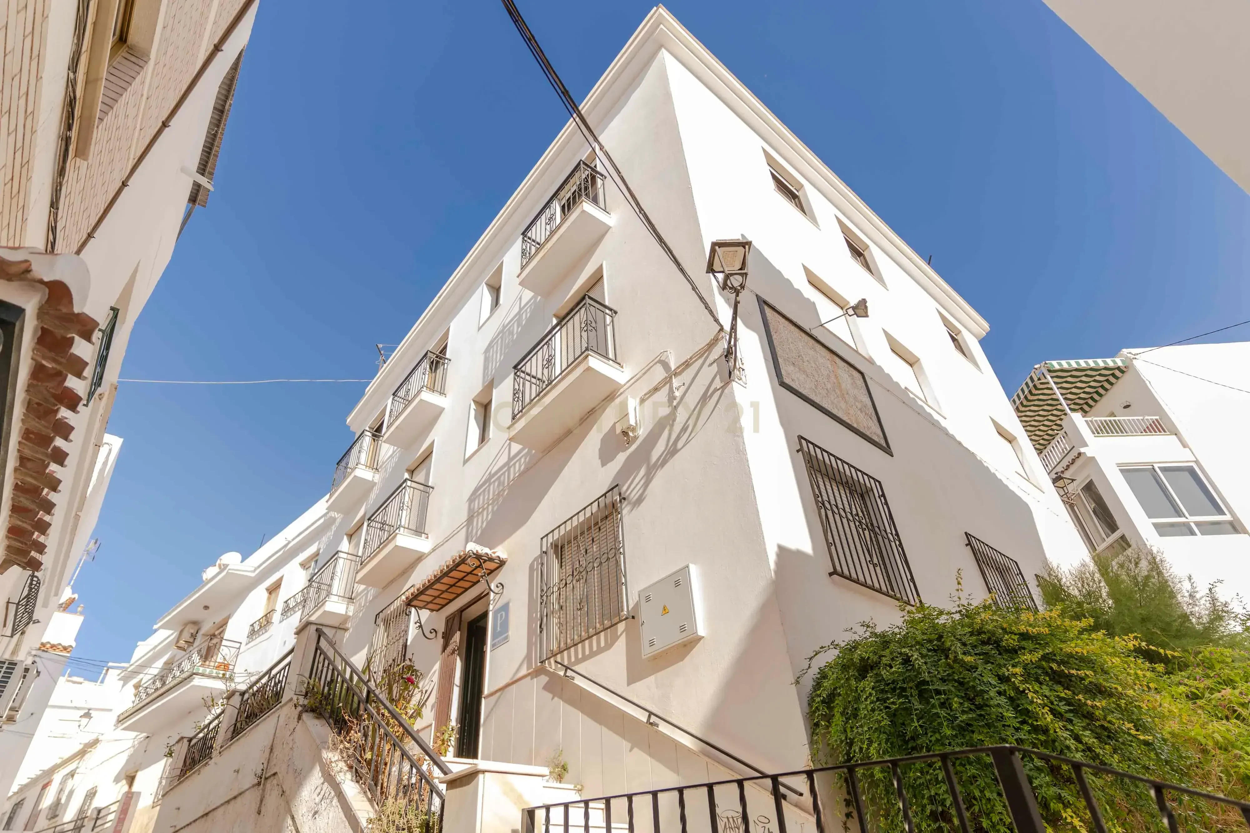 Exterior view of House or chalet for sale in Salobreña  with Air Conditioner, Terrace and Furnished