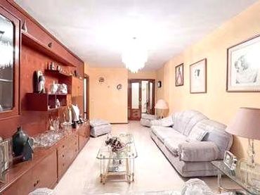 Piso con ascensor en venta en Héroe De Sostoa