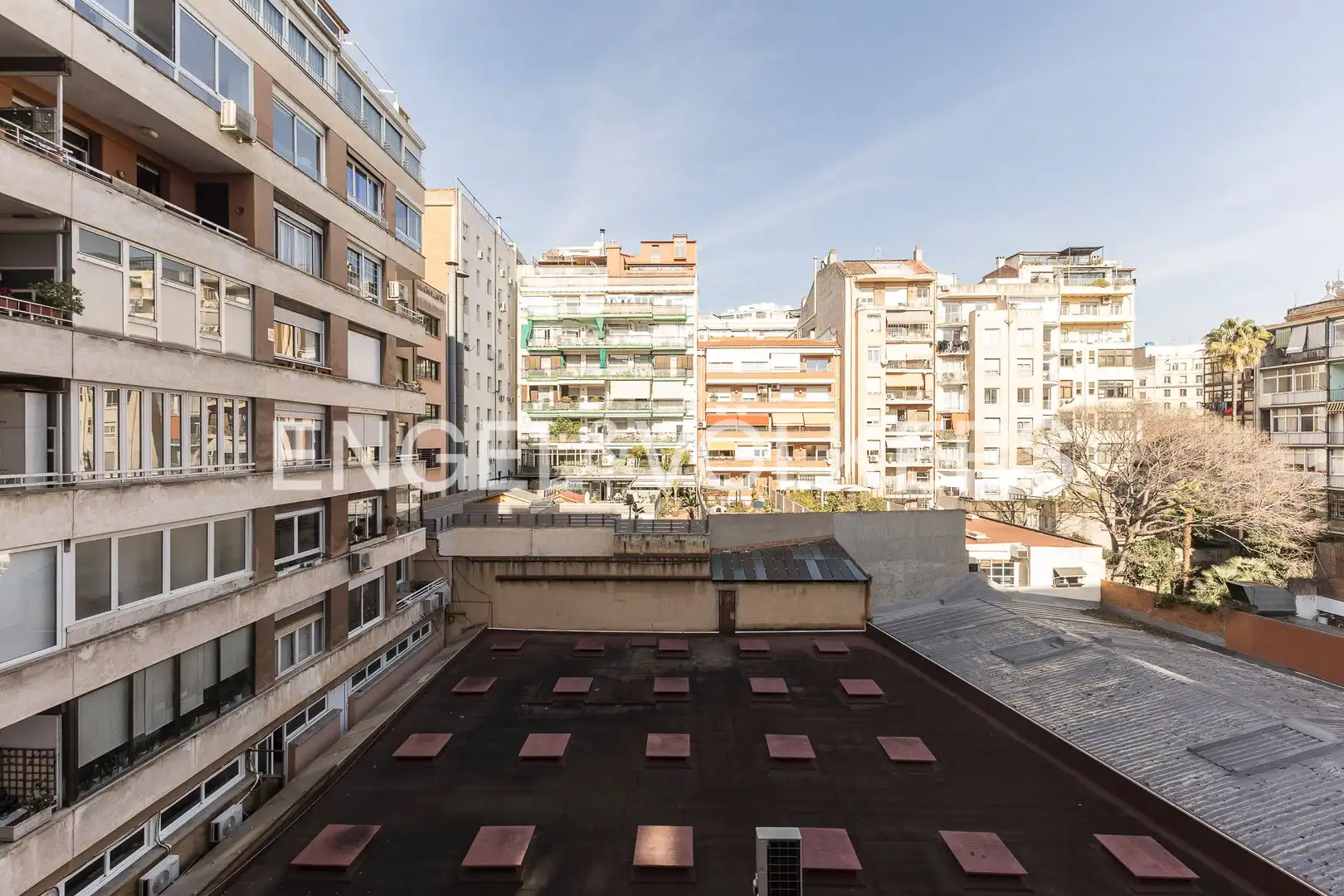 Vista exterior de Piso en venta en Barcelona con Aire acondicionado, Calefacción y Parquet