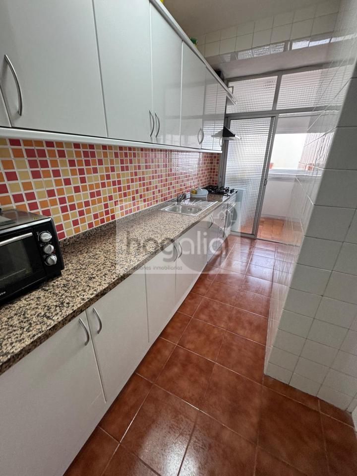 Kitchen of Flat to rent in  Sevilla Capital  with Air Conditioner and Furnished
