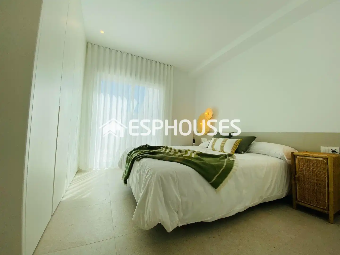 Habitación de Ático en venta en Pilar de la Horadada con Aire acondicionado, Terraza y Balcón