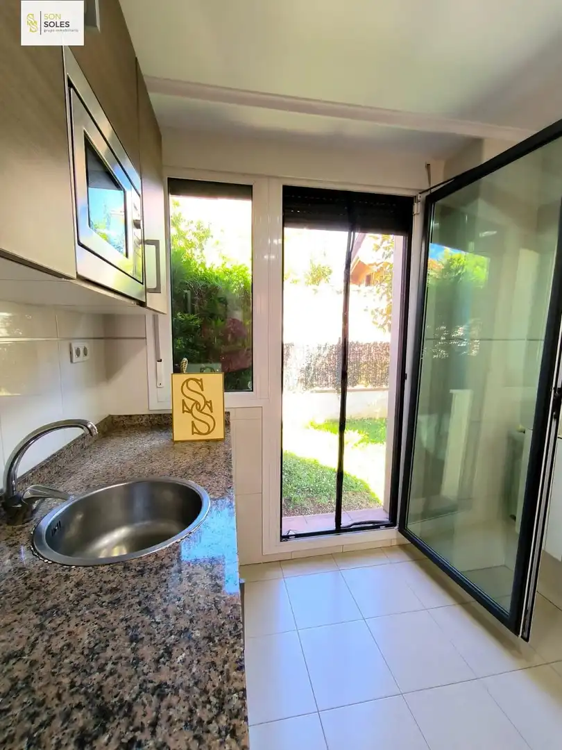 Cocina de Dúplex en venta en Santa Cruz de Bezana con Calefacción, Terraza y Alarma