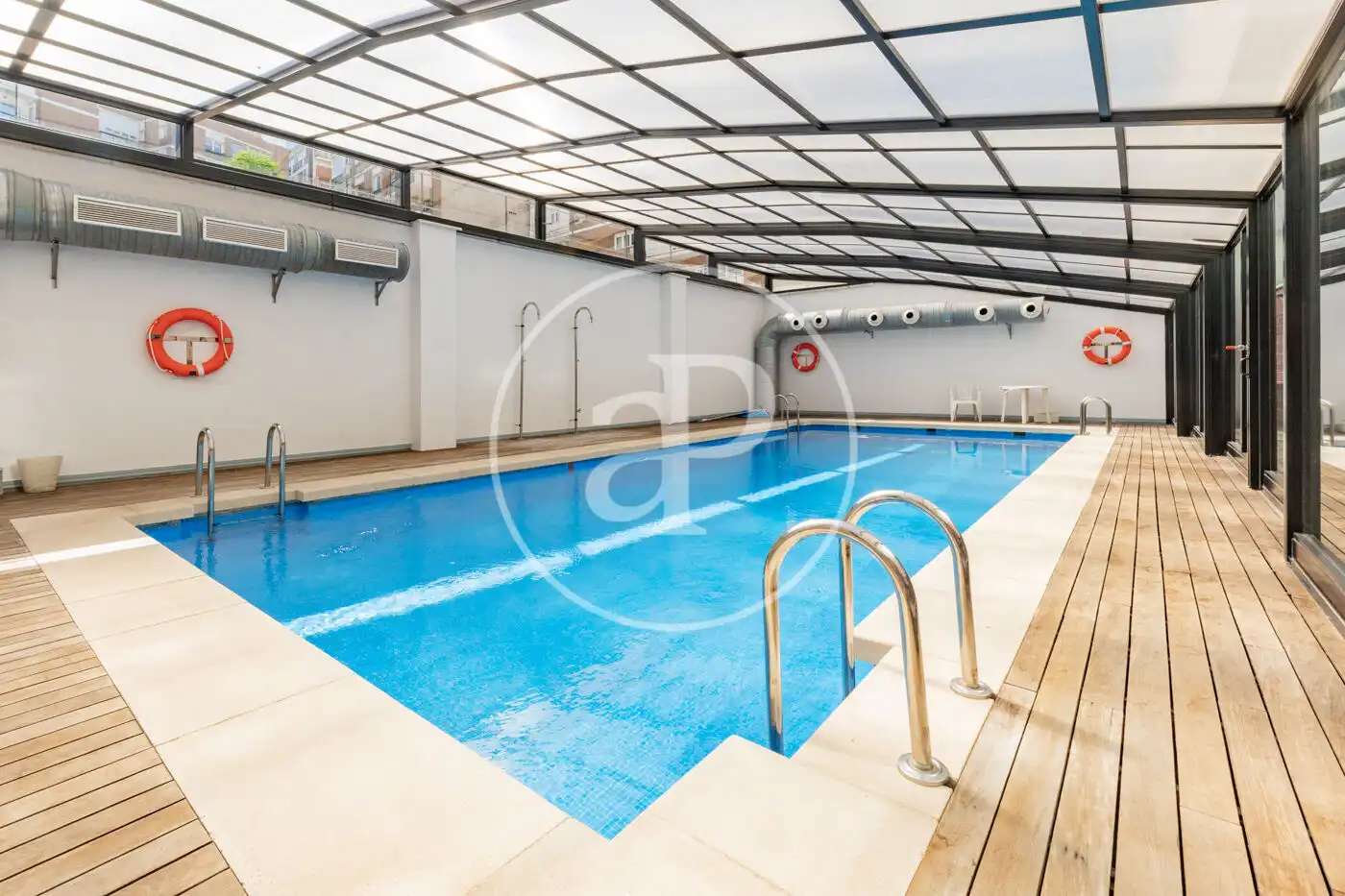 Schwimmbecken von Wohnung zum Verkauf in Madrid mit Klimaanlage, Heizung und Möbliert