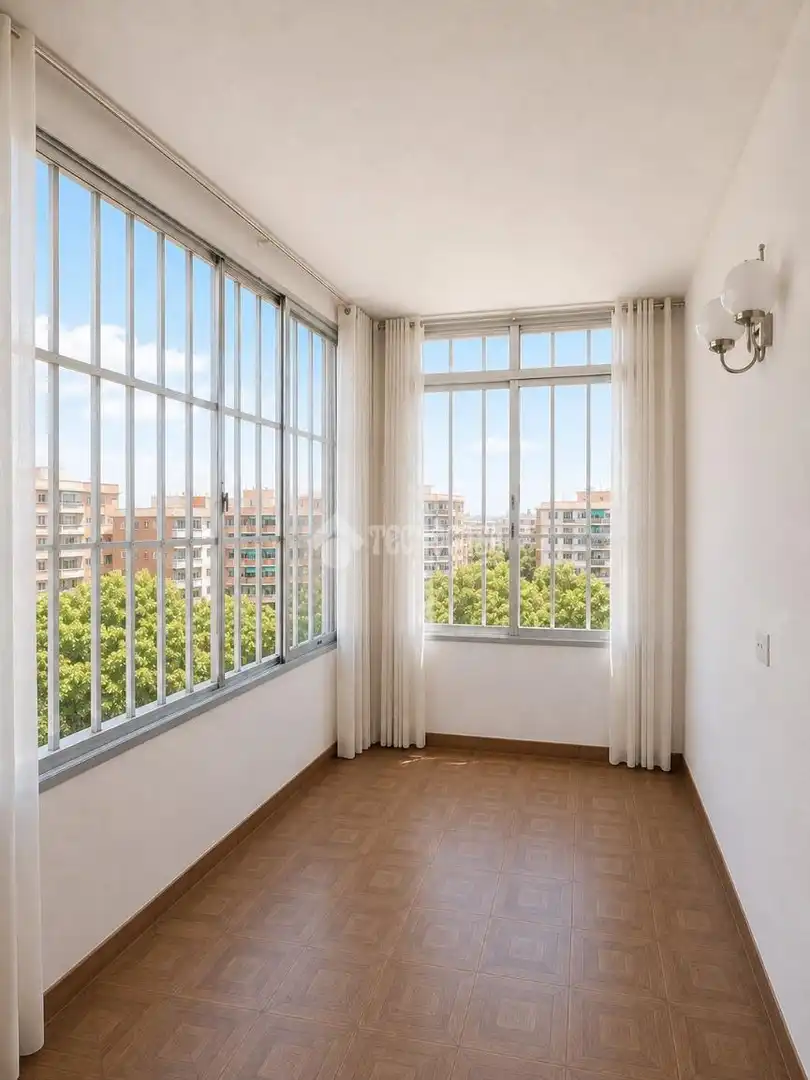 Habitación de Piso en venta en Madrid con Calefacción