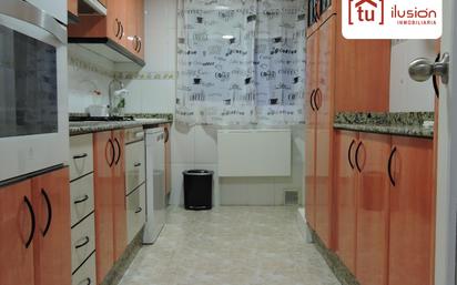 Kitchen of Flat to rent in  Valencia Capital  with Air Conditioner and Balcony