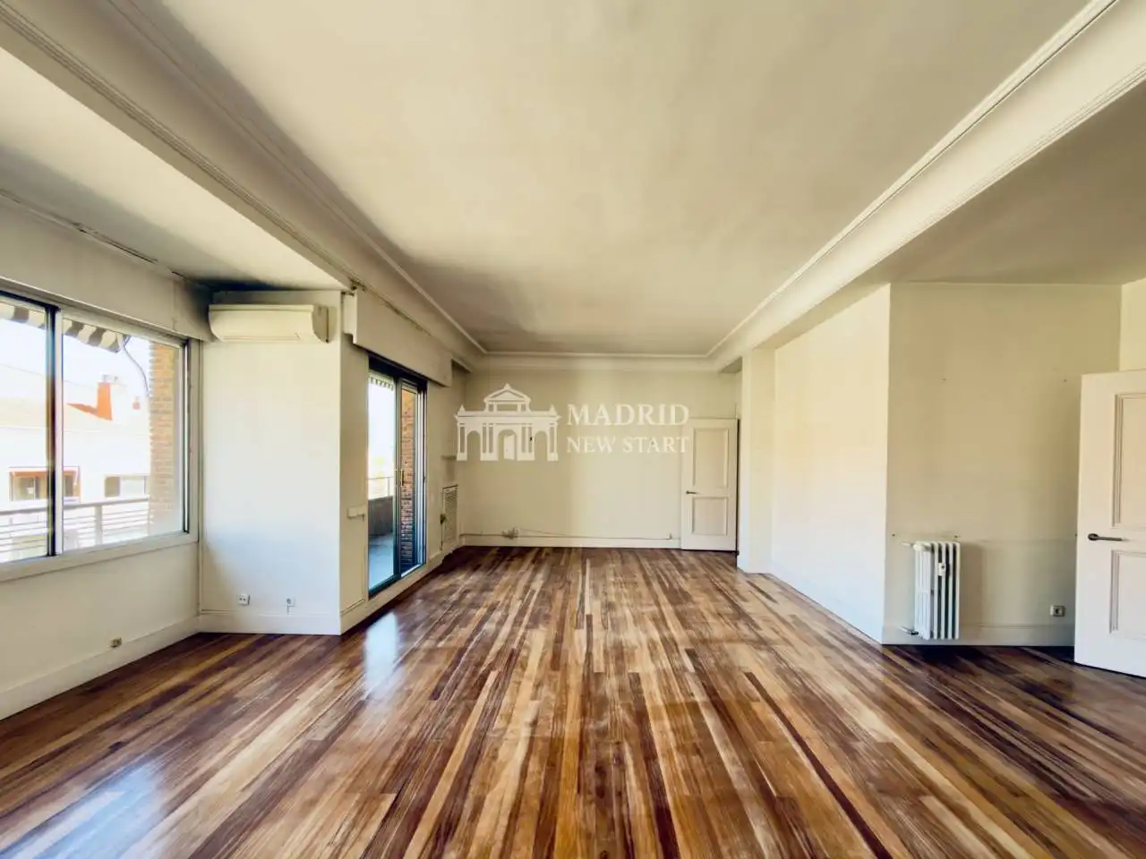 Schlafzimmer von Wohnung zum Verkauf in Madrid mit Klimaanlage, Heizung und Terrasse