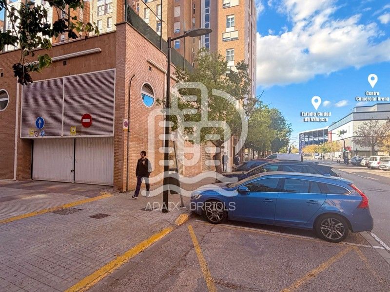 Exterior view of Garage for sale in  Valencia Capital