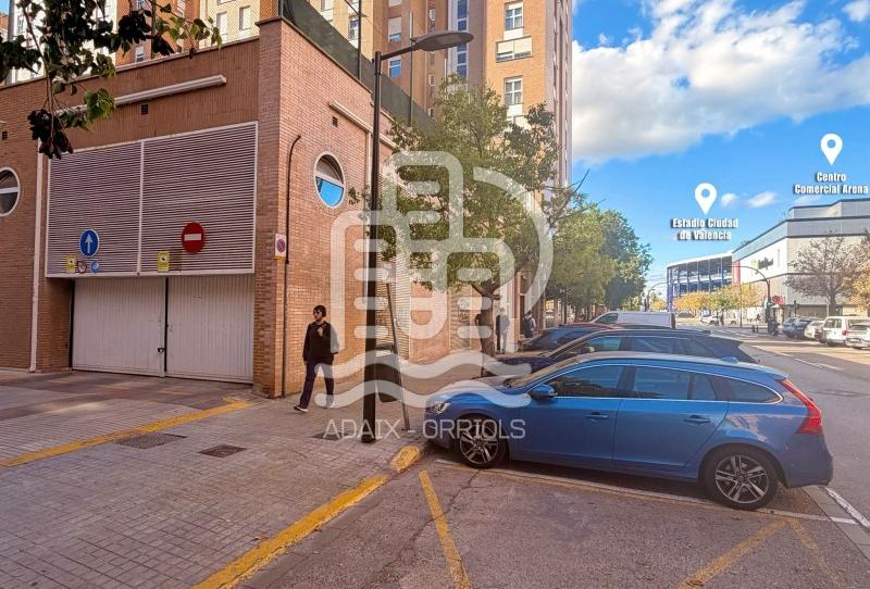 Photo 1 of Garage for sale in Carrer de Santa Genoveva Torres, -1, Sant Llorenç - Zona Alfahuir, Valencia