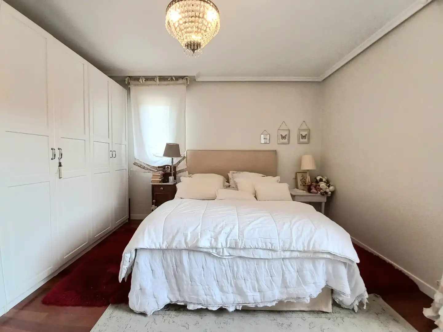 Dormitori de Casa adosada en venda en Burgos amb Jardí privat