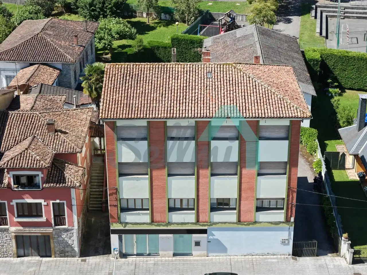 Vista exterior de Edifici en venda en Piloña