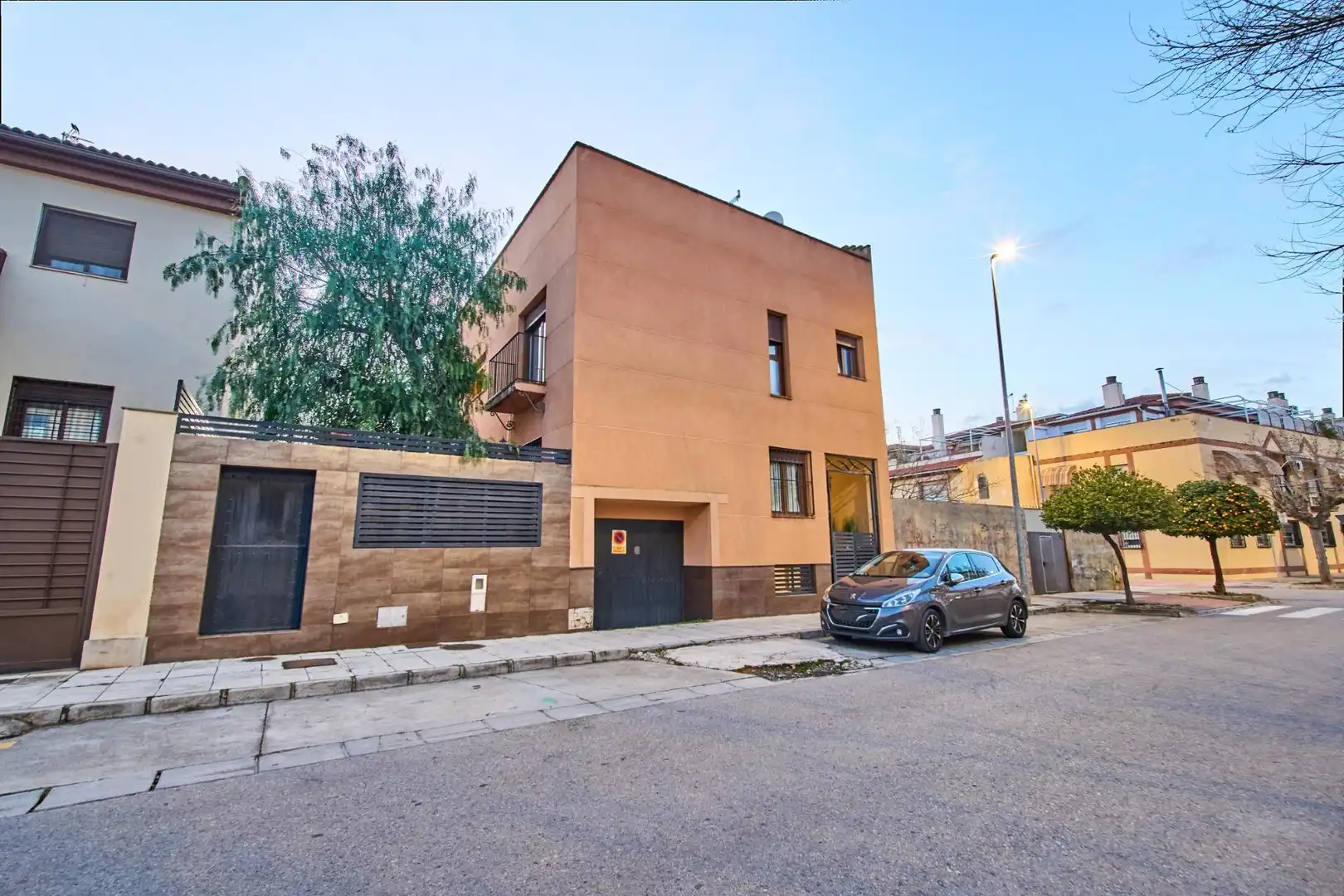 Vista exterior de Casa o chalet en venta en Santa Fe con Aire acondicionado, Calefacción y Piscina