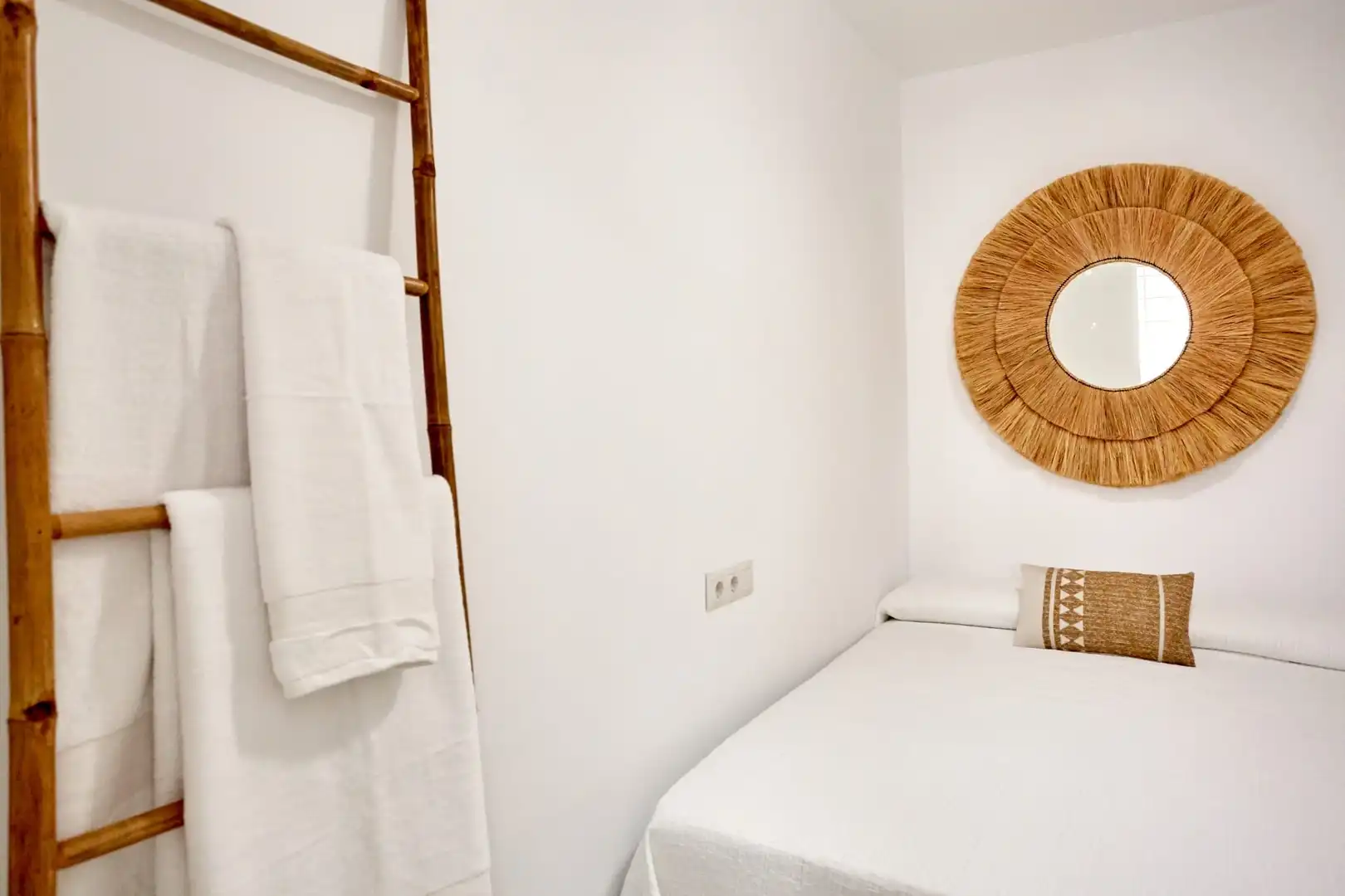Dormitori de Apartament de lloguer en Valencia amb Calefacció i Moblat