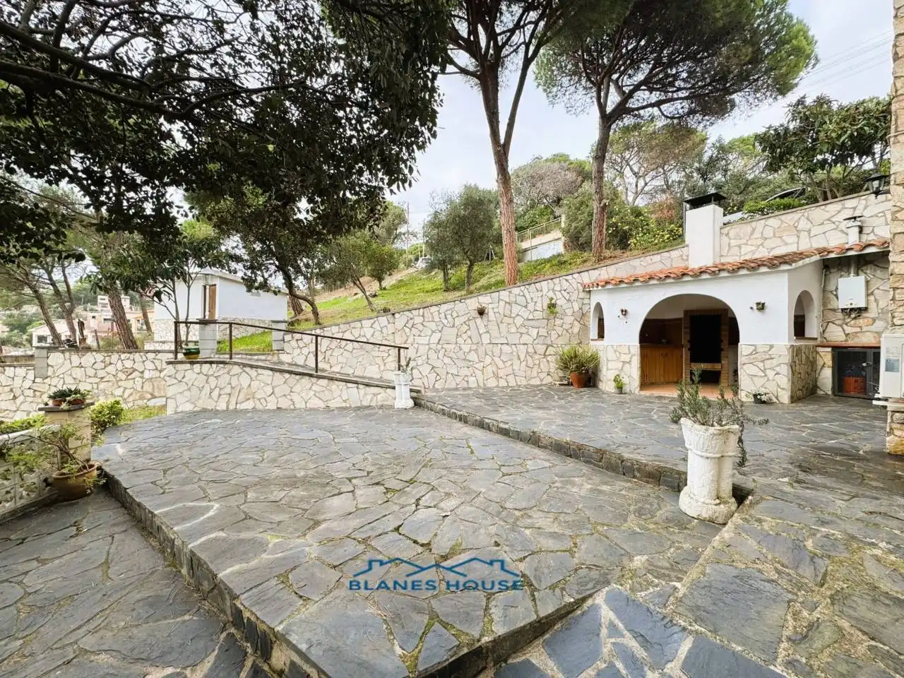 Vista exterior de Casa o xalet en venda en Tordera amb Aire condicionat, Jardí privat i Terrassa