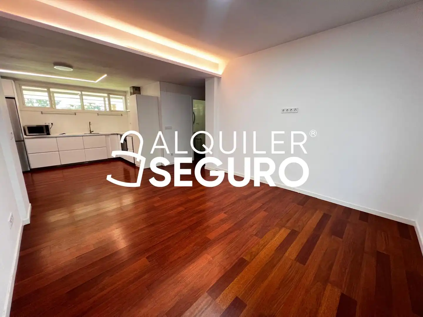 Flat for rent in Madrid  with Air Conditioner and Heating