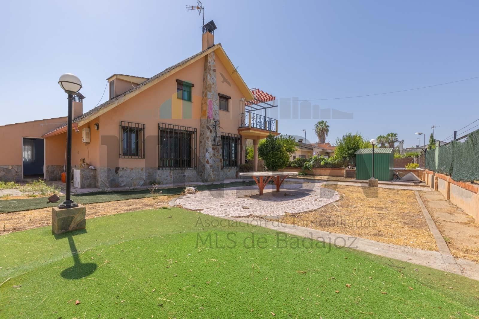 Garten von Haus oder Chalet zum verkauf in Badajoz Capital mit Klimaanlage, Privatgarten und Abstellraum