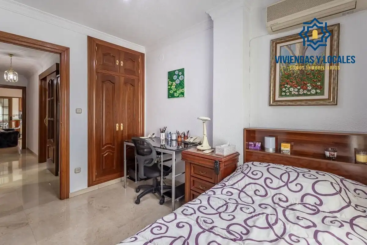 Piso con ascensor en venta en Calle ARQUITECTO JIMENEZ LACAL, imagen 24