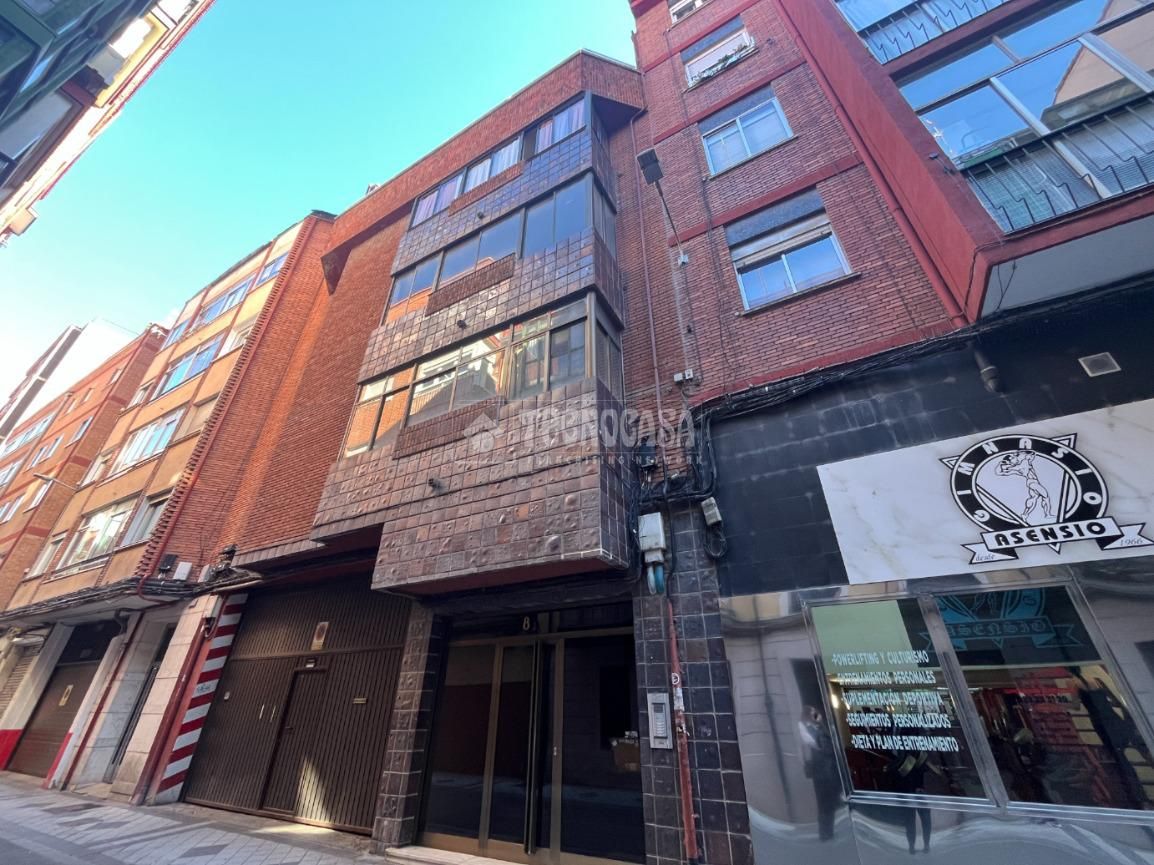 Vista exterior de Pis en venda en Valladolid Capital amb Calefacció i Terrassa