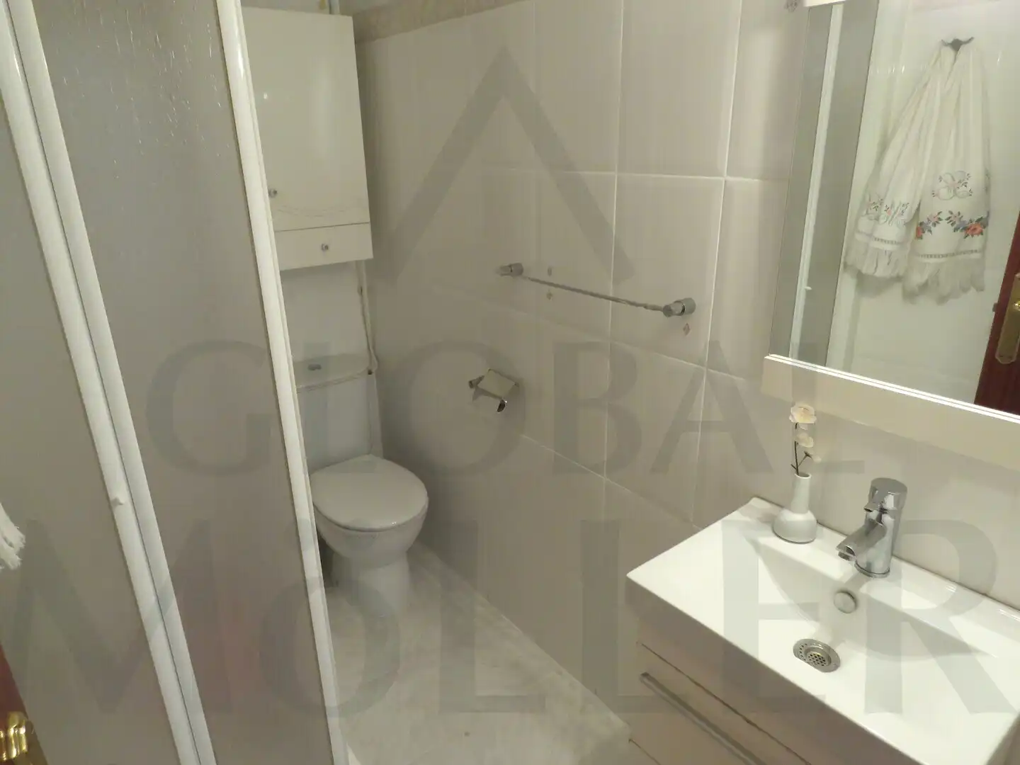 Baño de Piso en venta en Cartagena con Aire acondicionado, Amueblado y Horno