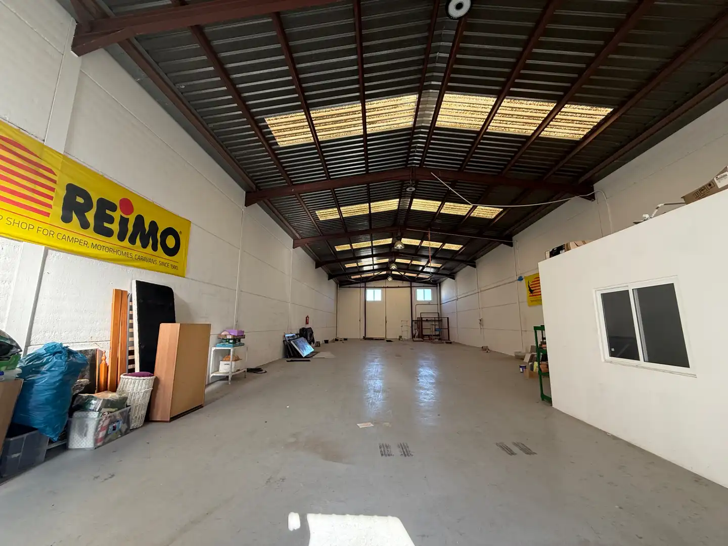 Industriegebäude zur Miete in Cala Advocat - Baladrar