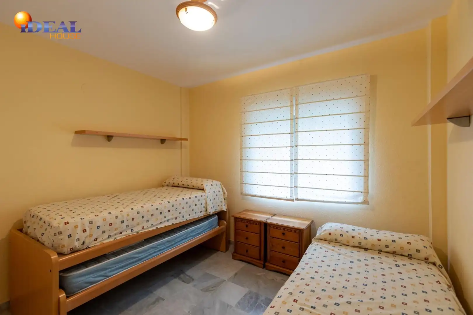 Habitación de Piso en venta en Almuñécar con Jardín privado, Terraza y Piscina comunitaria