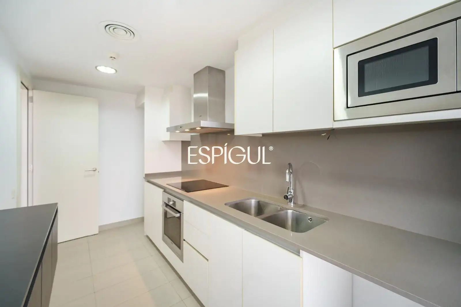 Kitchen of Flat for sale in Sant Cugat del Vallès  with Air Conditioner, Heating and Parquet flooring