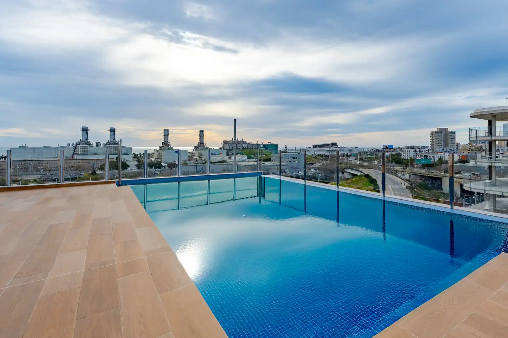 Piscina de Ático en venta en Sant Adrià de Besòs con Aire acondicionado, Calefacción y Parquet