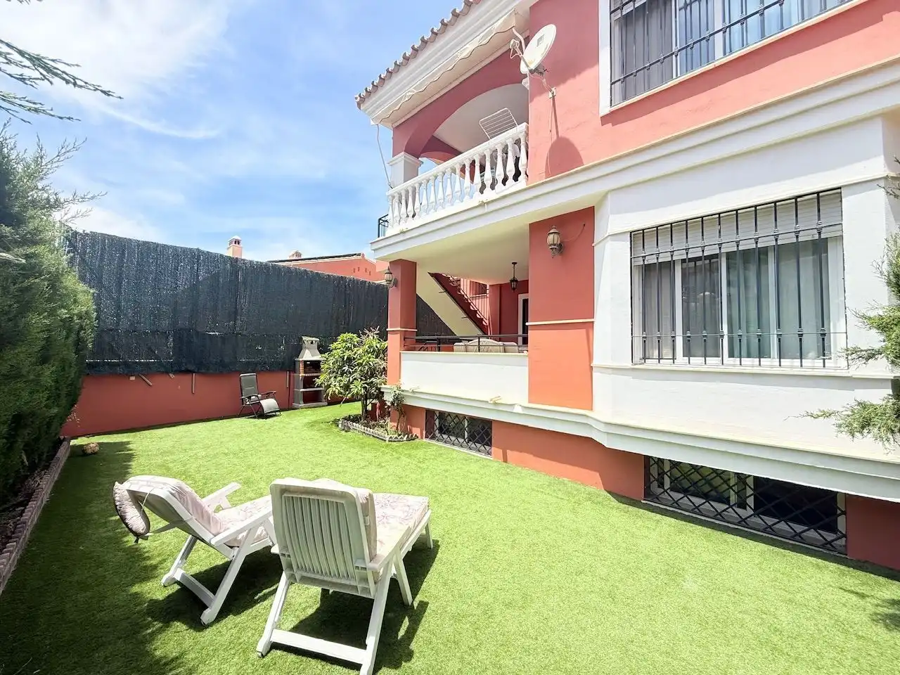 Jardí de Casa o xalet en venda en Vélez-Málaga amb Aire condicionat, Calefacció i Jardí privat