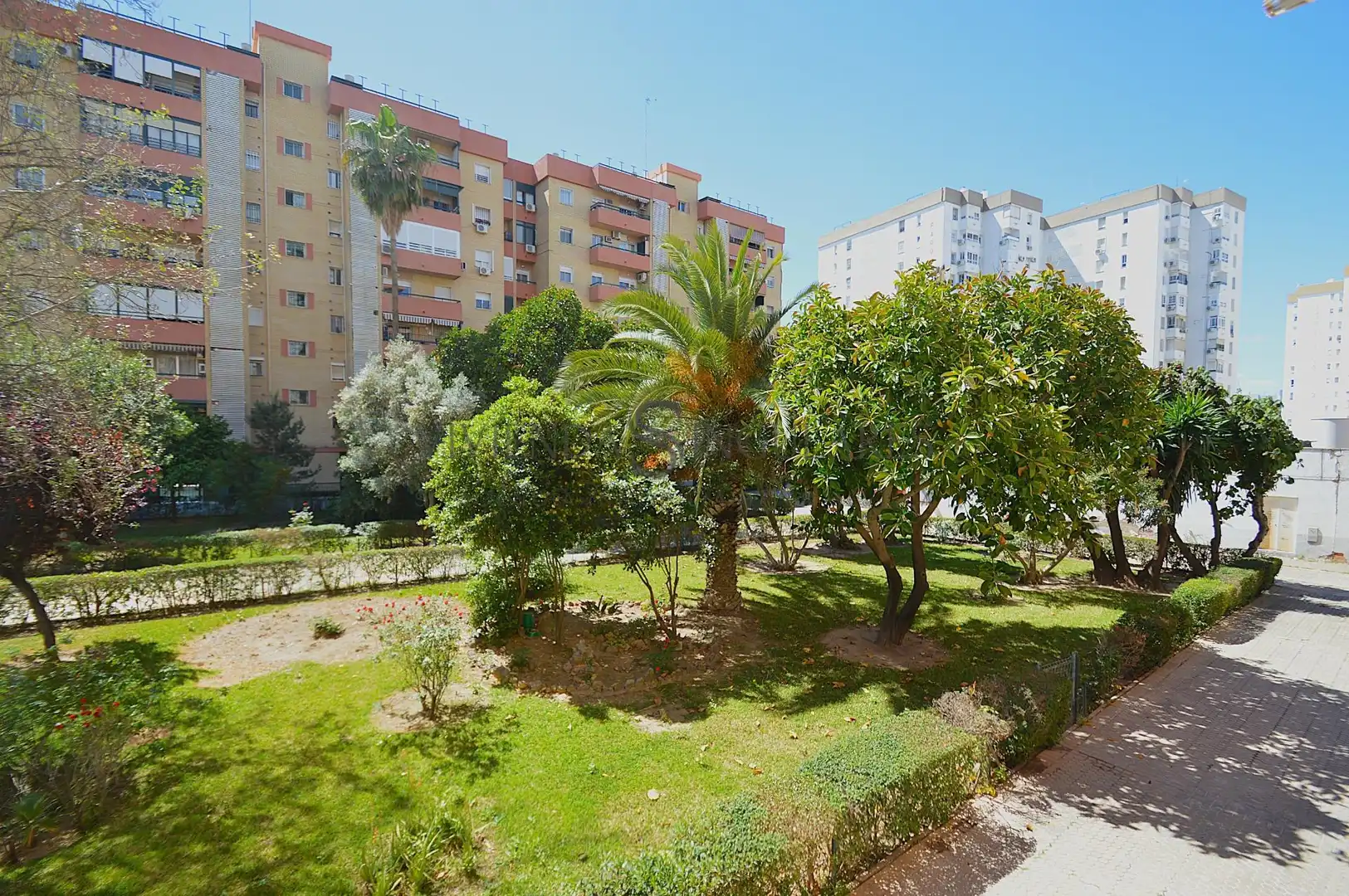Garden of Flat for sale in Sevilla  with Air Conditioner, Heating and Private garden