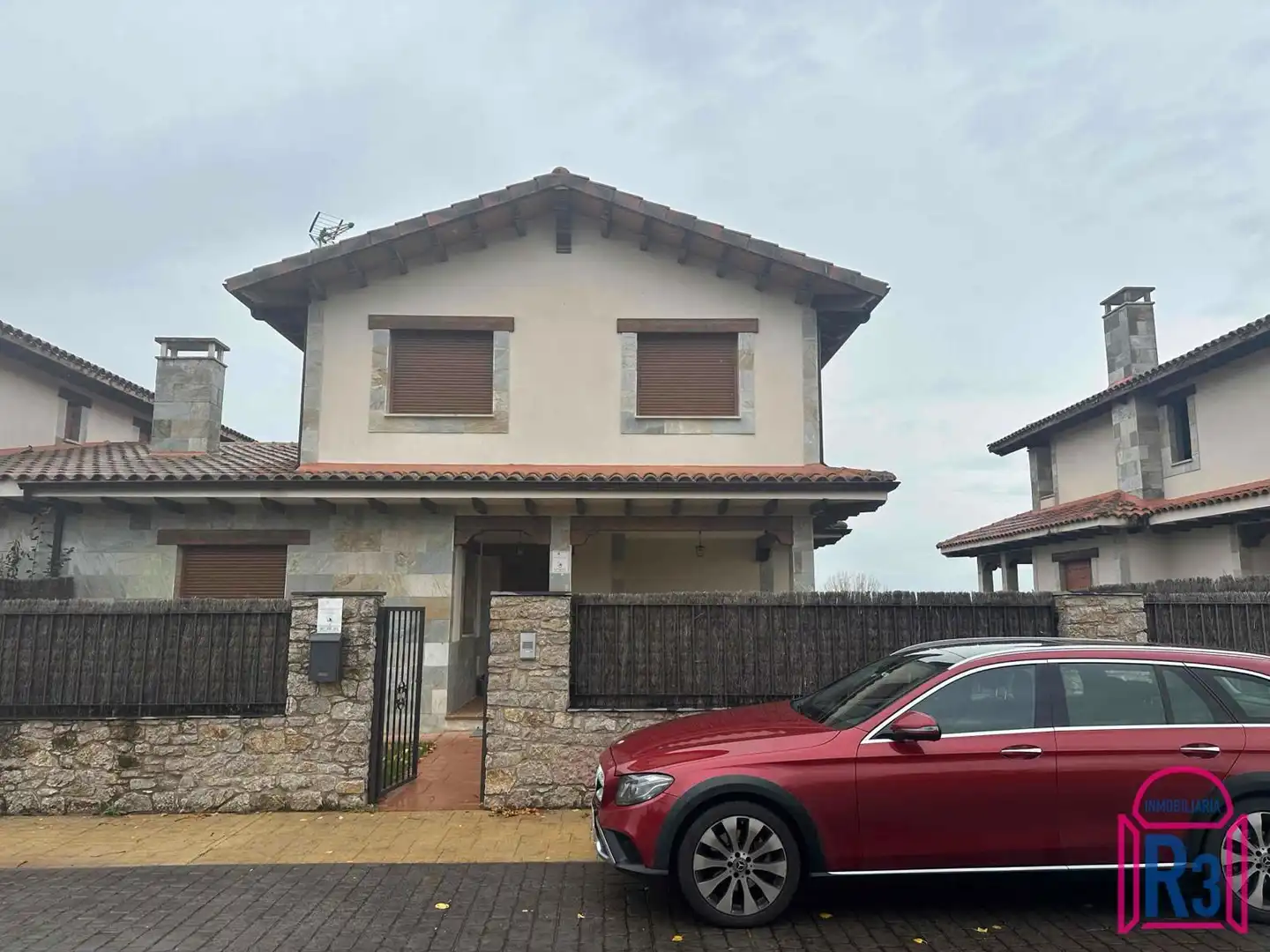 Adossat amb jardí en venda a Valverde de la Virgen, imagen 2